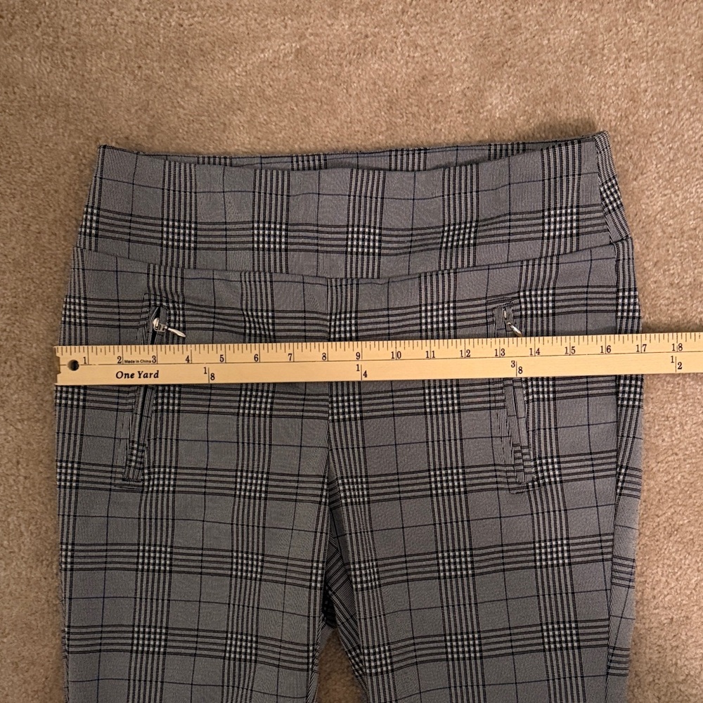 Soho Apparel Ltd Gray Plaid Pants Medium - Picture 6 of 7